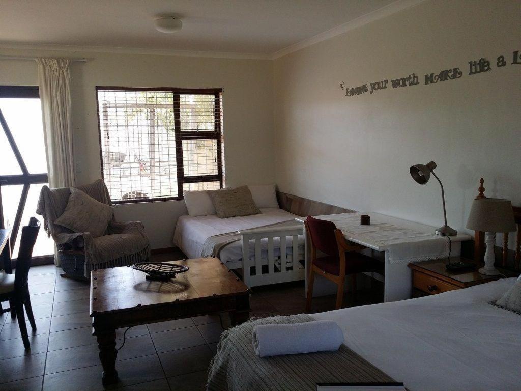 12 On Beach Guest House Saldanha Bay ภายนอก รูปภาพ
