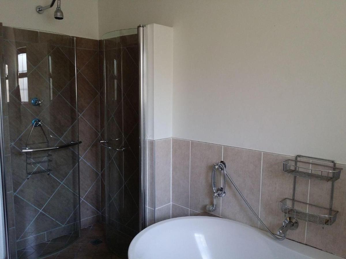 12 On Beach Guest House Saldanha Bay ภายนอก รูปภาพ