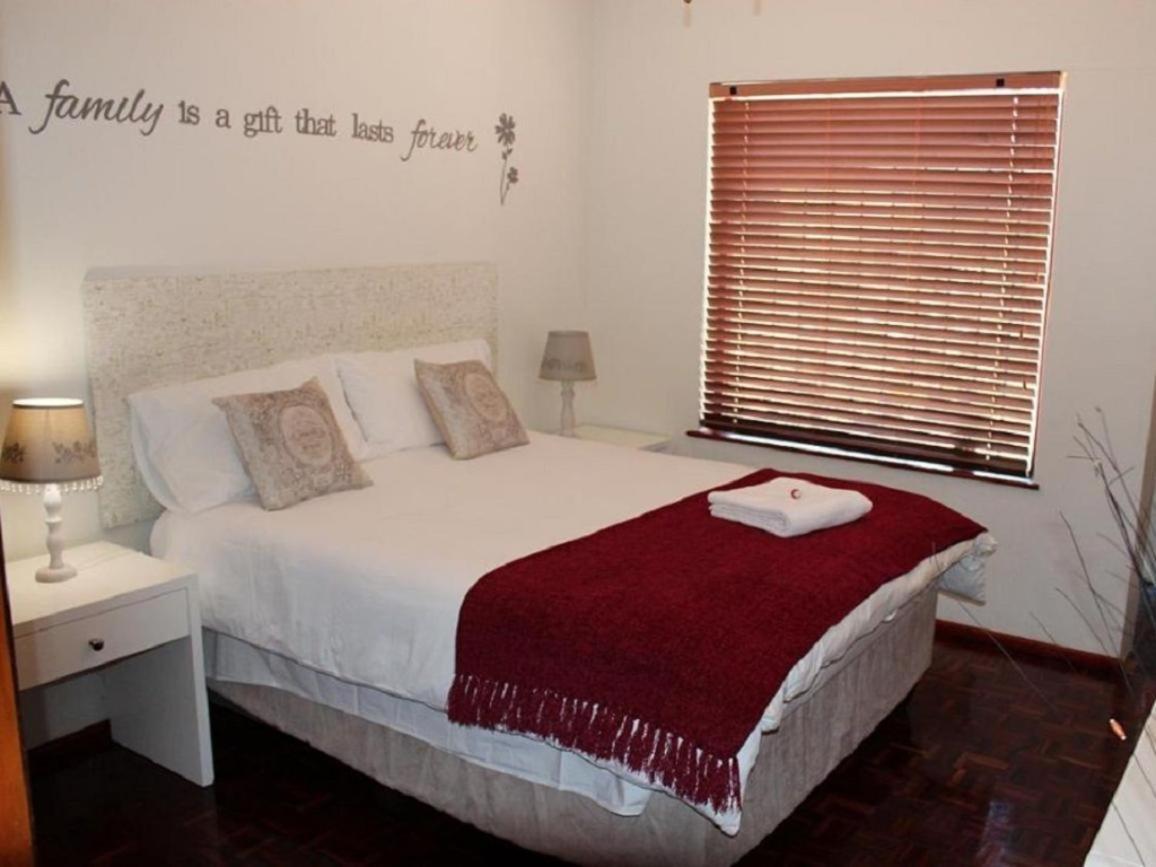 12 On Beach Guest House Saldanha Bay ภายนอก รูปภาพ
