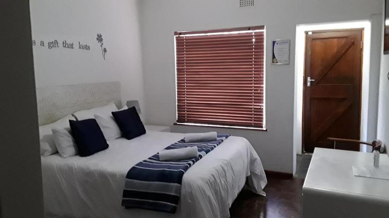 12 On Beach Guest House Saldanha Bay ภายนอก รูปภาพ