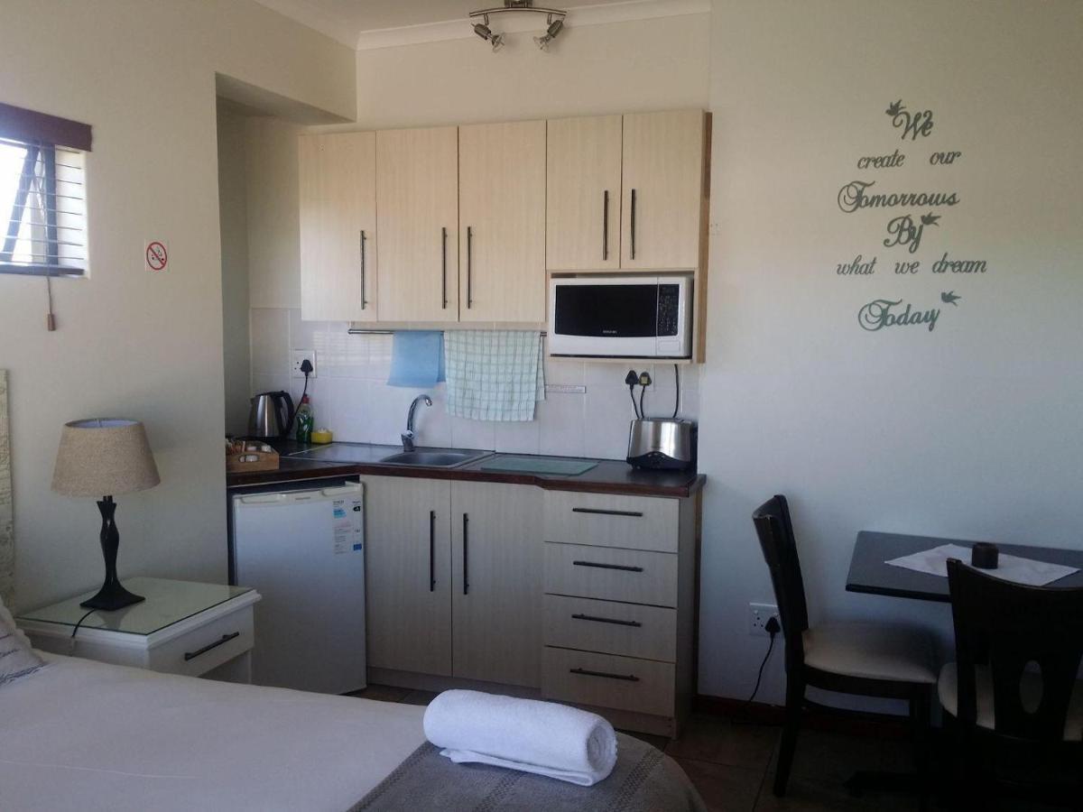 12 On Beach Guest House Saldanha Bay ภายนอก รูปภาพ