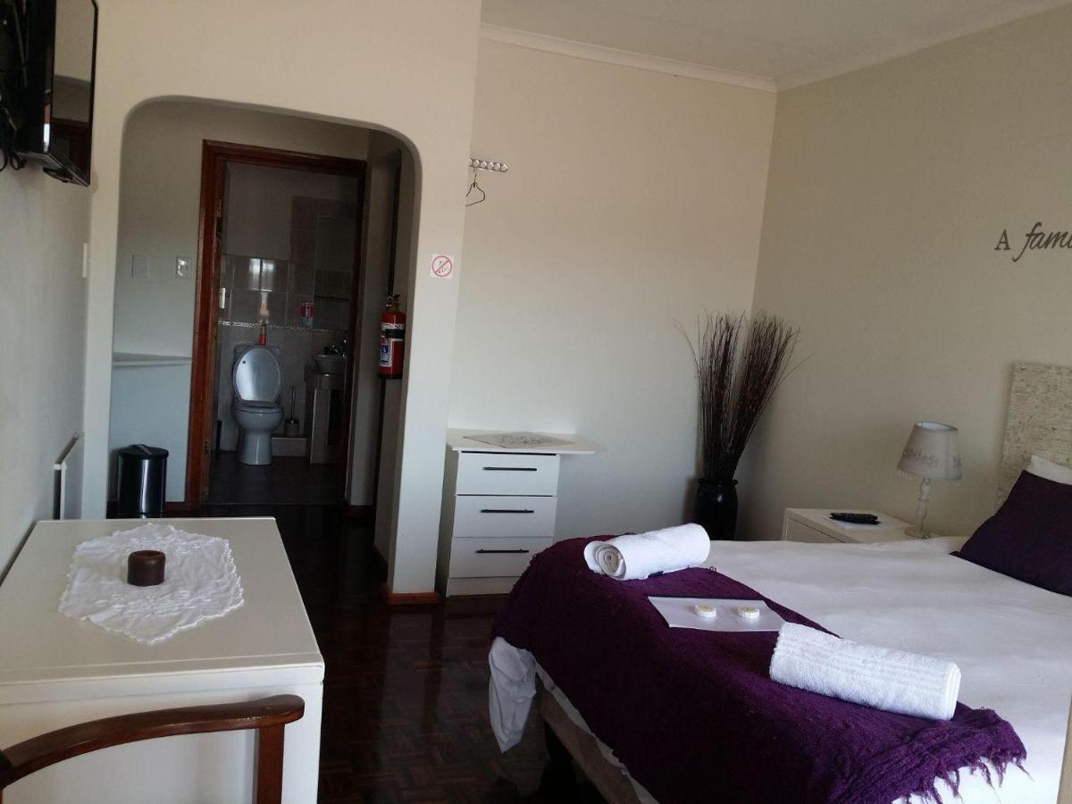 12 On Beach Guest House Saldanha Bay ภายนอก รูปภาพ