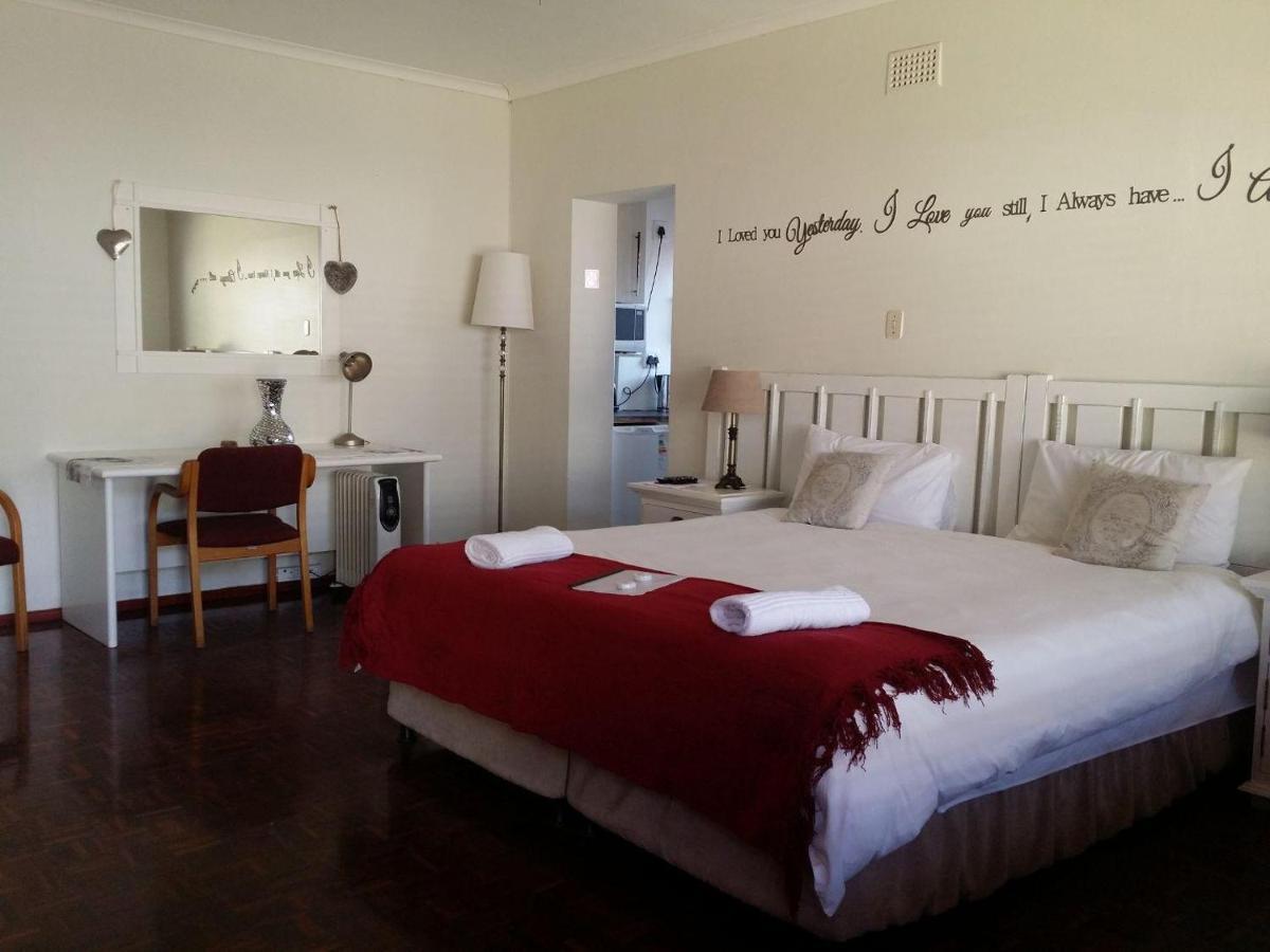 12 On Beach Guest House Saldanha Bay ภายนอก รูปภาพ