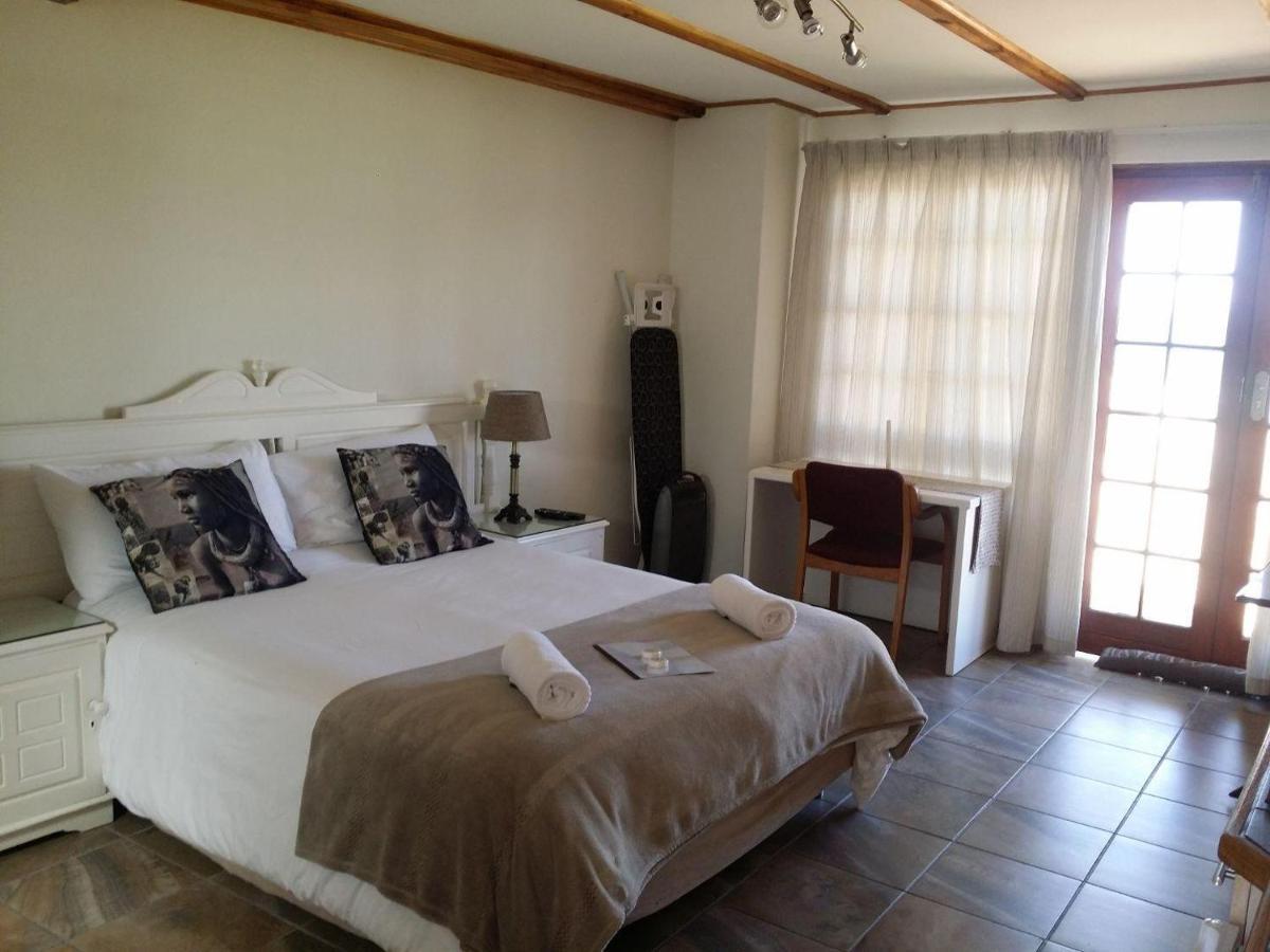 12 On Beach Guest House Saldanha Bay ภายนอก รูปภาพ