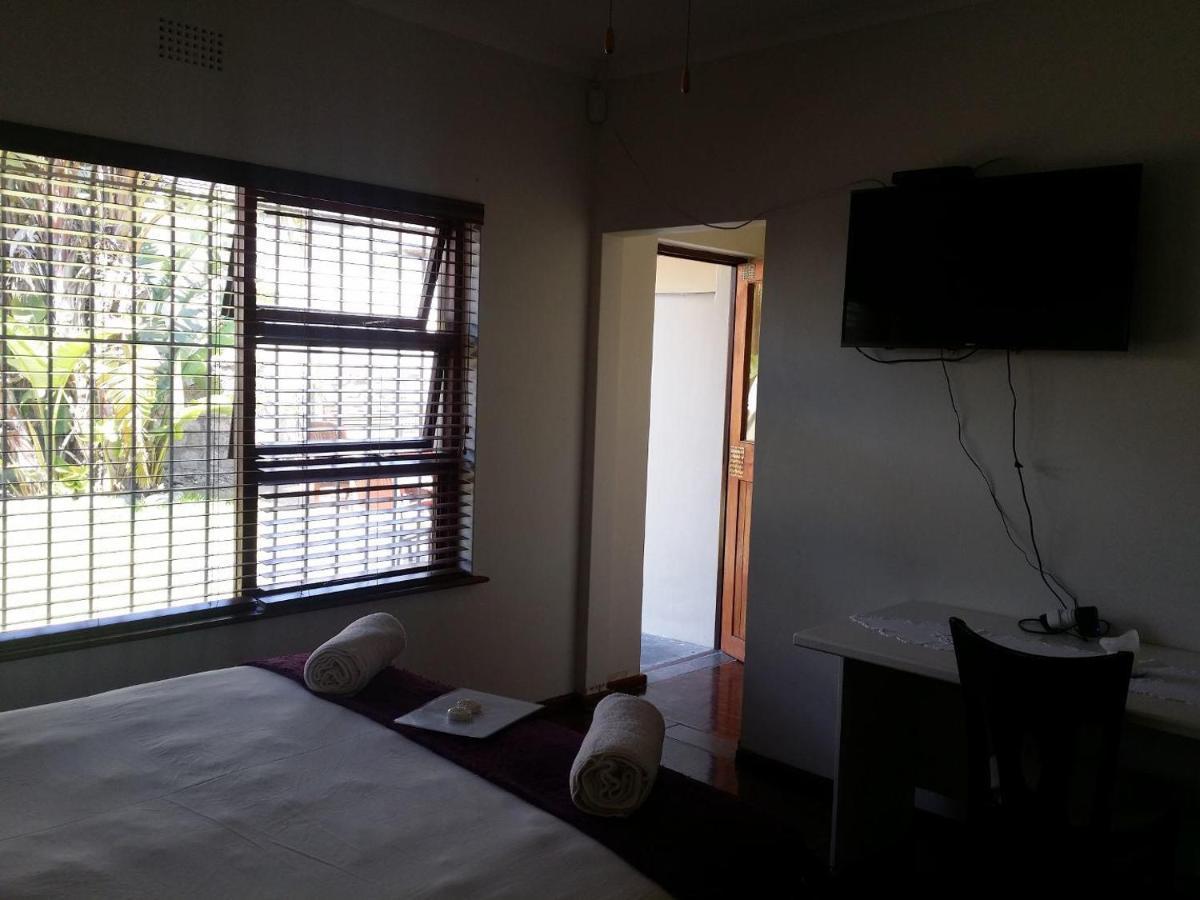 12 On Beach Guest House Saldanha Bay ภายนอก รูปภาพ