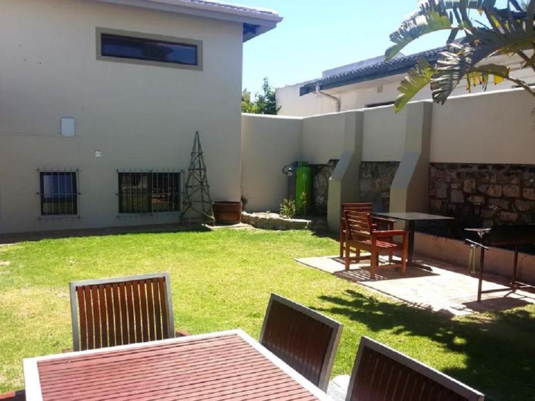 12 On Beach Guest House Saldanha Bay ภายนอก รูปภาพ