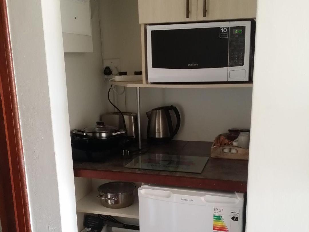 12 On Beach Guest House Saldanha Bay ภายนอก รูปภาพ