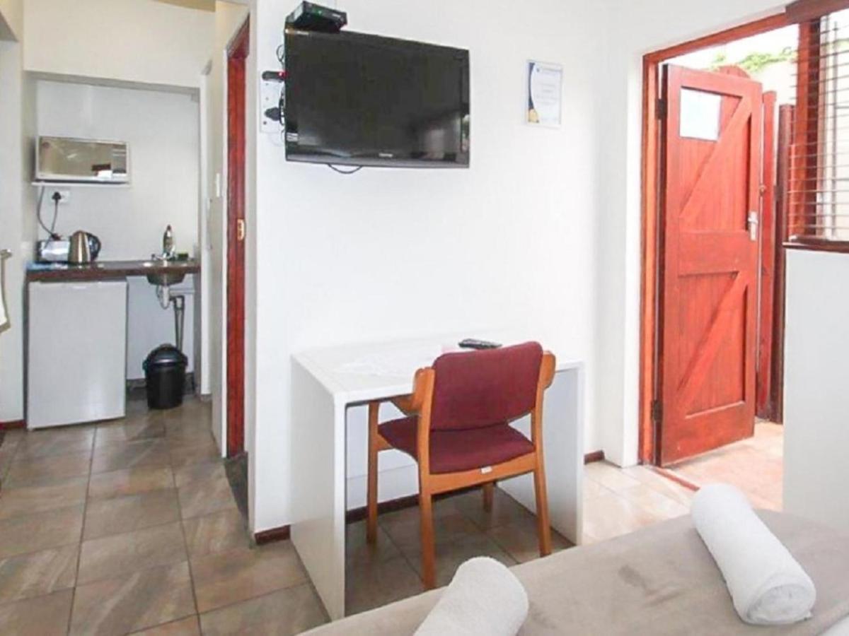 12 On Beach Guest House Saldanha Bay ภายนอก รูปภาพ