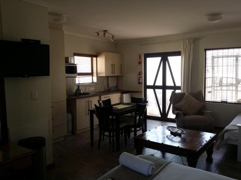 12 On Beach Guest House Saldanha Bay ภายนอก รูปภาพ